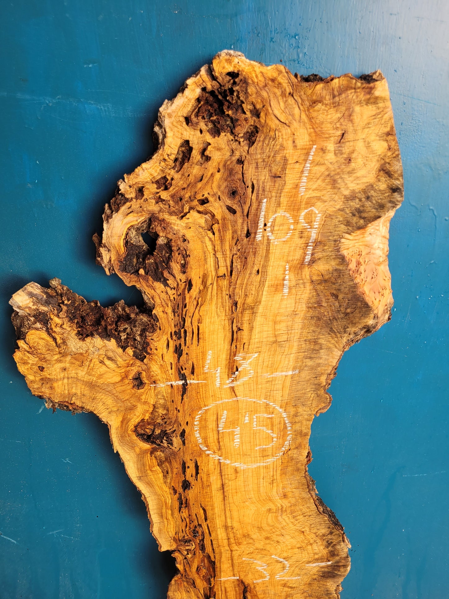 Tablón olivo A5 109cm 48cm 4.5 cm