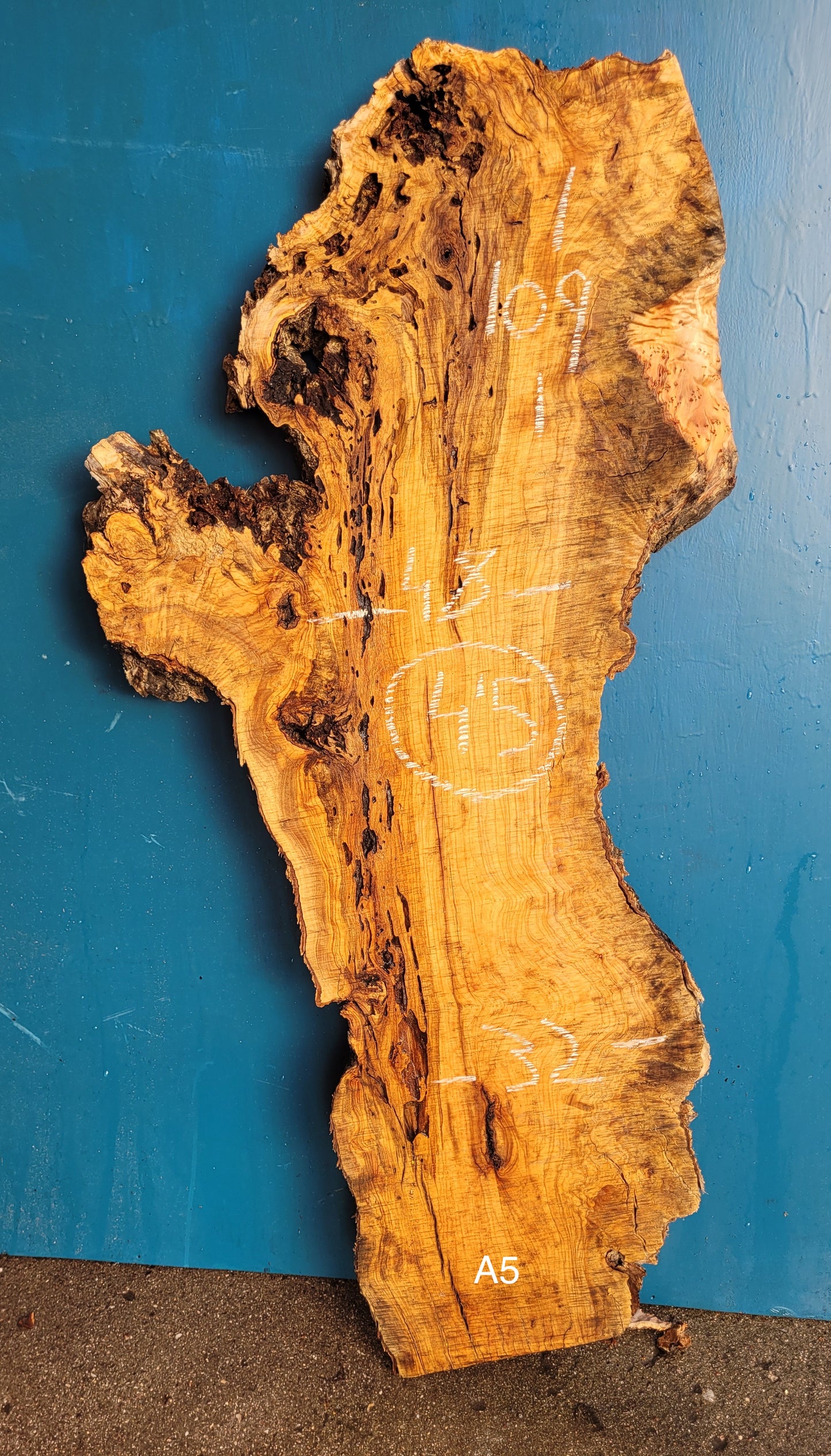 Tablón olivo A5 109cm 48cm 4.5 cm